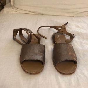 Cute Gold sandal size 8